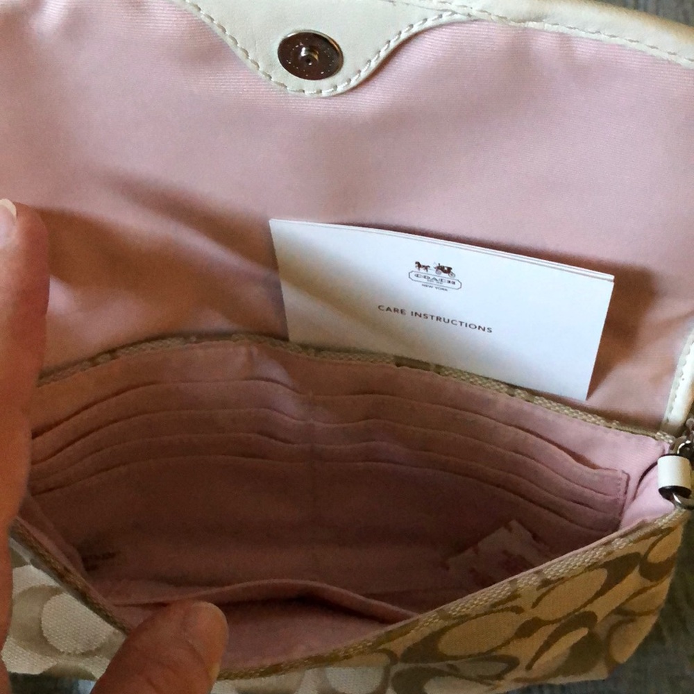 Coach wristlet. - Picture 3 of 3